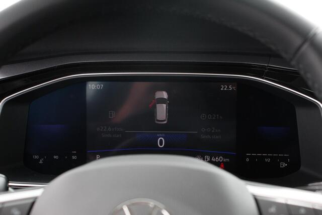 Volkswagen POLO 1.0 TSI DSG Style Navigatie Climate Control Cruise control adaptive Parkeer sensoren Led Dab Lichtmetalen Velgen Digitale Cockpit