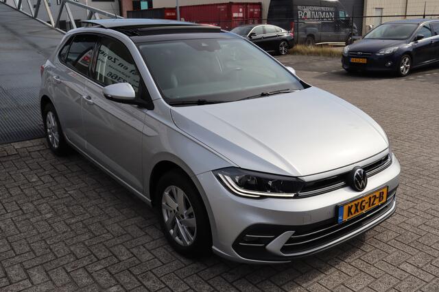 Volkswagen POLO 1.0 TSI Panoramadak/Apple carplay/Digitale teller/Stoelverwarming/Achteruitrijcamera/Adaptieve cruise control/Navigatie/Parkeersensoren/Climate control/DAB