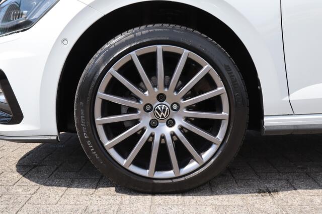 Volkswagen POLO 1.0 TSI Comfortline R-Line 2 x AUTOMAAT! Apple carplay/Parkeersensoren rondom/Airco/17 inch licht metaal/DAB/Multifunctioneel stuurwiel