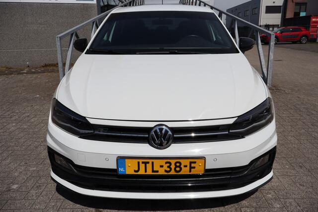 Volkswagen POLO 1.0 TSI Comfortline R-Line 2 x AUTOMAAT! Apple carplay/Parkeersensoren rondom/Airco/17 inch licht metaal/DAB/Multifunctioneel stuurwiel