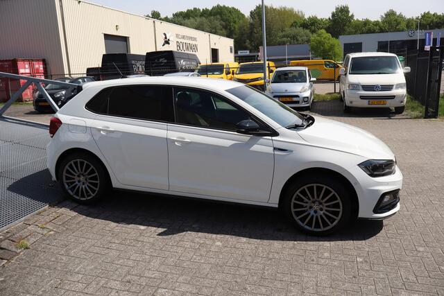 Volkswagen POLO 1.0 TSI Comfortline R-Line 2 x AUTOMAAT! Apple carplay/Parkeersensoren rondom/Airco/17 inch licht metaal/DAB/Multifunctioneel stuurwiel