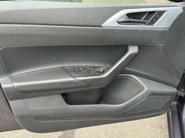 Volkswagen POLO 1.0 TSI DSG 115pk Goal | Camera | Trekhaak | Climate | Stoelverwarming | Navi | 4-Season banden | Rijklaar incl. garantie