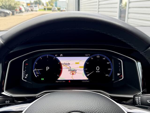 Volkswagen POLO 1.0 TSI Highline DSG Pano|Navi|LED|Leer Wit!