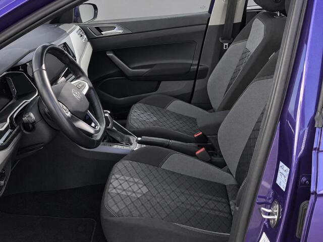 Volkswagen POLO 1.0TSI/110PK R-Line · Panoramadak · Apple/Android Car Play · Camera + Parkeersensoren · Stoelverwarming · Garantie t/m 31-03-2027 of 100000km.