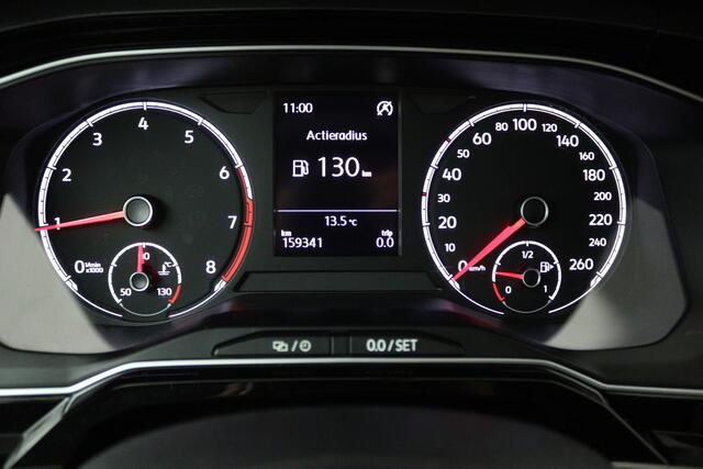 Volkswagen POLO 1.0 TSI Sport (STOELVERWARMING, PARKEERSENSOREN, MULTIMEDIA)