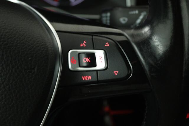 Volkswagen POLO 1.0 TSI Sport (STOELVERWARMING, PARKEERSENSOREN, MULTIMEDIA)