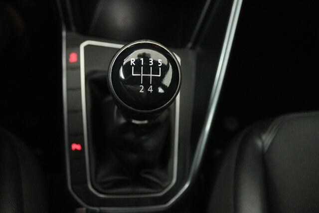 Volkswagen POLO 1.0 TSI Sport (STOELVERWARMING, PARKEERSENSOREN, MULTIMEDIA)