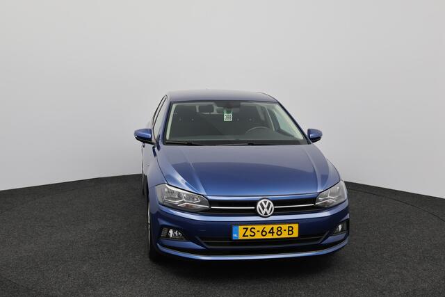 Volkswagen POLO 1.0 MPI Comfortline/ Dealer Onderhouden!/ 16''LMV/ LED Dagrijverl./ Apple+android/ Airco/ Cruise/ Bluetooth/ Multi.LEDER.Stuur/ Elek.Pakket/ Isofix/ Metallic Lak.