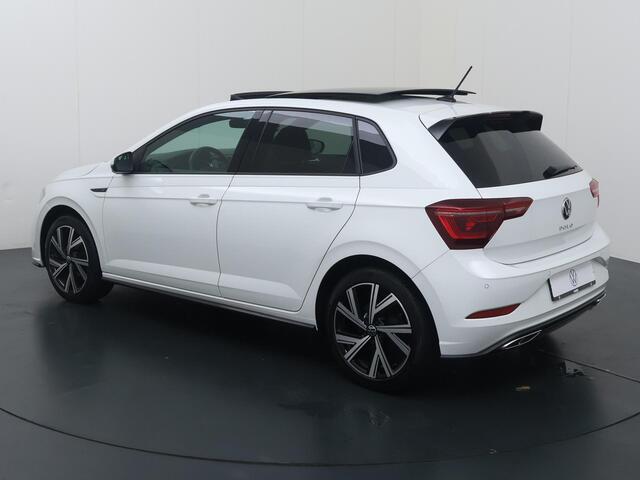 Volkswagen POLO 1.0 TSI R-Line | 95 PK | Adaptive Cruise Control | Climate control | Panoramadak | Matrix LED | Draadloze telefoonlader | Navigatiesysteem | Sfeerverlichting | Travel Assist | Parkeersensoren | Apple Carplay / Android Auto |