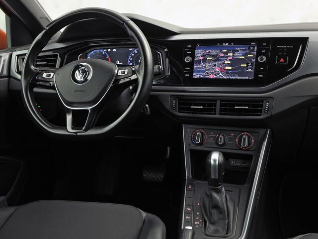 Volkswagen POLO 1.0 TSI Sport Automaat (VIRTUAL COCKPIT, ZWART HEMEL, GROOT NAVI, TREKHAAK, LEDER, SPORTSTOELEN, GETINT GLAS, LM VELGEN, ADAPTIVE CRUISE, NIEUWSTAAT)