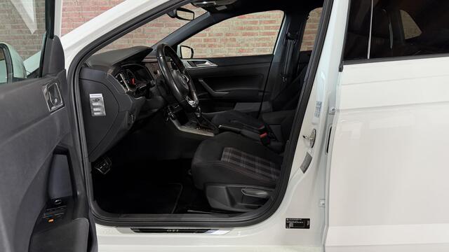 Volkswagen POLO 2.0 TSI GTI Clima / Winter Pakket / CarPlay / ABC Uitlaat systeem / Navi / PDC