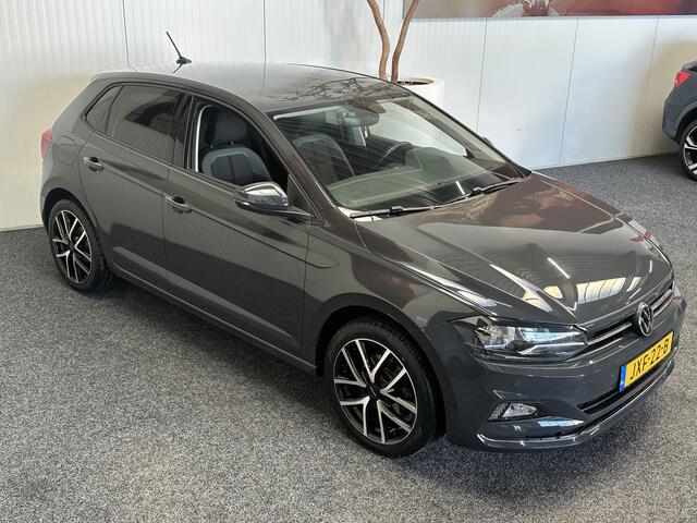 Volkswagen POLO 1.0 TSI HIGHLINE NAVIGATIE CRUISE CONTROL CLIMATE CONTROL STOELVERWARMING BLUETOOTH TELEFOON VERMOEIDHEID HERKENNING 17" LICHTMETALEN VELGEN ZEER MOOI !!