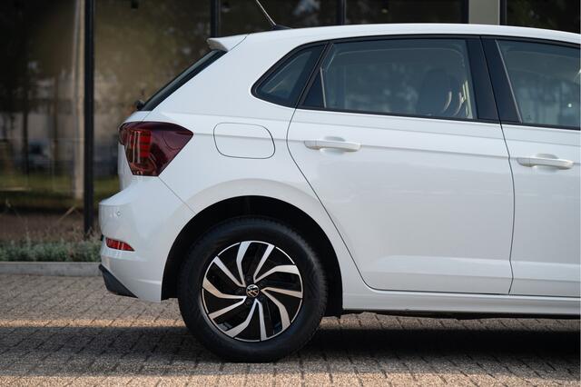 Volkswagen POLO 1.0 TSI Life | Navi by App | Cruise | Airco | PDC V+A | 4 Season