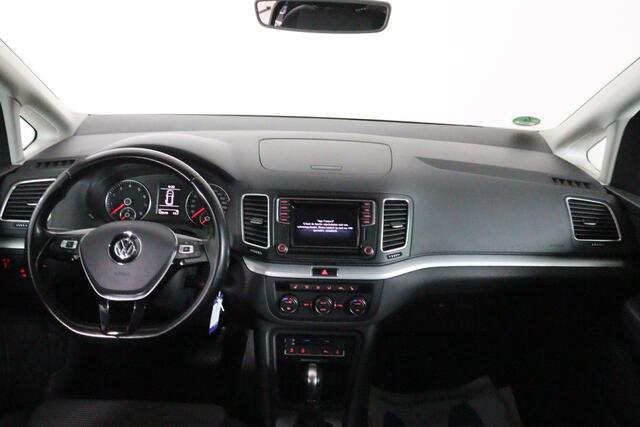 Volkswagen SHARAN 1.4 TSI Comfortline 7-persoons Navigatie, Climate Control, Parkeersensoren, Automaat, App Connect, Bluetooth, stoelverwarming, DSG