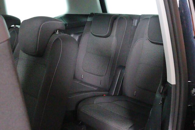 Volkswagen SHARAN 1.4 TSI Comfortline 7-persoons Navigatie, Climate Control, Parkeersensoren, Automaat, App Connect, Bluetooth, stoelverwarming, DSG