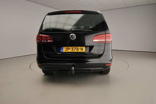 Volkswagen SHARAN 1.4 TSI DSG Exclusive Series 7-persoons | Trekhaak | Parkeersensoren | Navi