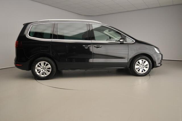 Volkswagen SHARAN 1.4 TSI DSG Exclusive Series 7-persoons | Trekhaak | Parkeersensoren | Navi