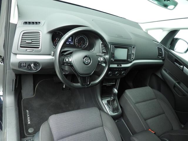 Volkswagen SHARAN 1.4 TSI DSG Exclusive Series 7-persoons | Trekhaak | Parkeersensoren | Navi