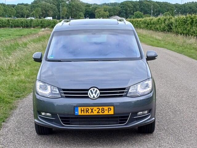 Volkswagen SHARAN 2.0 TSI Highline 7 Pers. /Nieuwstaat!/Trekh/Pano/Navi/Camera/