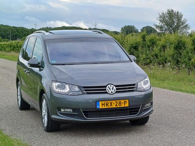 Volkswagen SHARAN 2.0 TSI Highline 7 Pers. /Nieuwstaat!/Trekh/Pano/Navi/Camera/