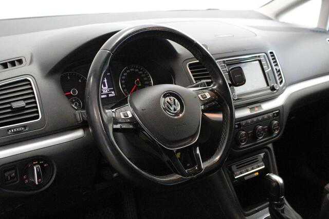 Volkswagen SHARAN 2.0 TDI Exclusive Series 7P | STOEL-VERW | ACC | WEGKL-TRHAAK | CAMERA | 17'LMV | CARPLAY | PDC | LED |