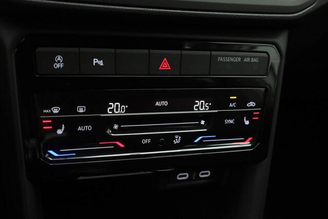 Volkswagen T-Cross 1.0 TSI 110PK Life | Camera | Navi | Stoelverwarming | ACC | Digital Cockpit Pro | Apple Carplay / Android Auto