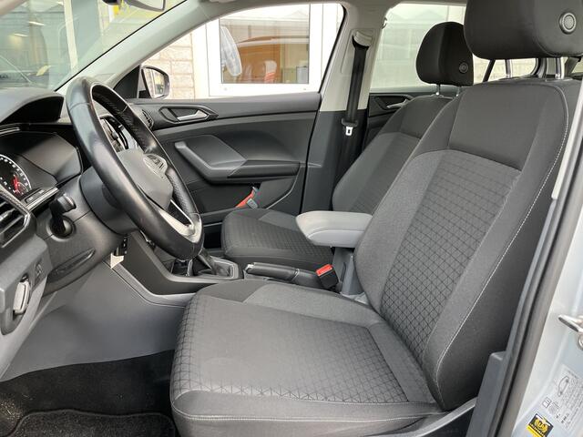 Volkswagen T-Cross 1.0 TSI Life / AUTOMAAT/ ADAPT. CRUISE/ DAB/ NAVI/ APP-CONNECT/ PARK. SENSOREN/ AIRCO