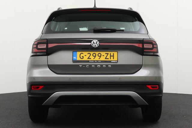 Volkswagen T-Cross 1.0 TSI 96 PK Business Dodehoek Carplay Adapt. Cruise