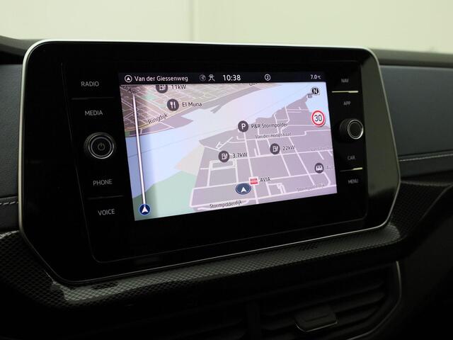 Volkswagen T-Cross 1.0TSI/116PK Style DSG · Navigatie · Parkeersensoren · Stoelverwarming · Garantie tot april 2026