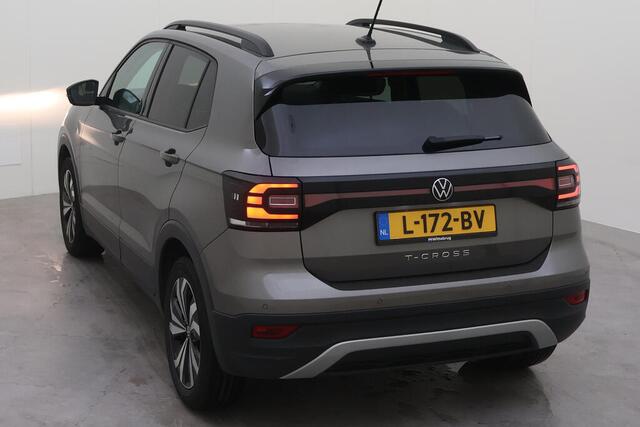 Volkswagen T-Cross 1.0 TSI Metallic/ Black Design Int. / Clima/ Navi/ do glas/ Parkeersensoren / 17 lmv