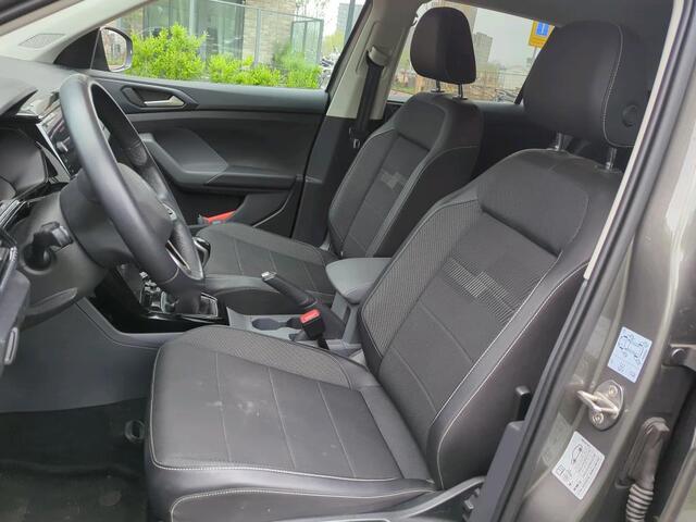 Volkswagen T-Cross 1.0 TSI Metallic/ Black Design Int. / Clima/ Navi/ do glas/ Parkeersensoren / 17 lmv