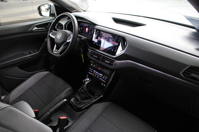 Volkswagen T-Cross 1.0 TSI R-Line DSG Navigatie | 18" Nevada Velgen | Camera Rear View | Side Assist | Digitale Cockpit Pro