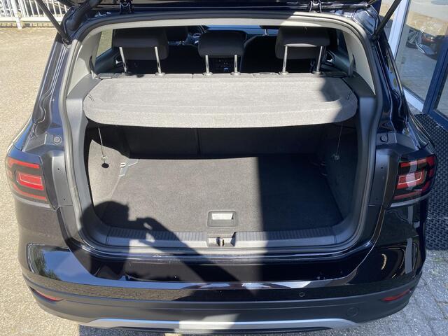 Volkswagen T-Cross 1.0 TSI Life / NL-Auto / 68.000 KM / Adaptieve Cruise-Control / Apple-Carplay & Android-Auto / DAB Radio-Bluetooth / Navi / Dodehoek-Detectie / PDC V+A / 17'' LMV / ENZ.