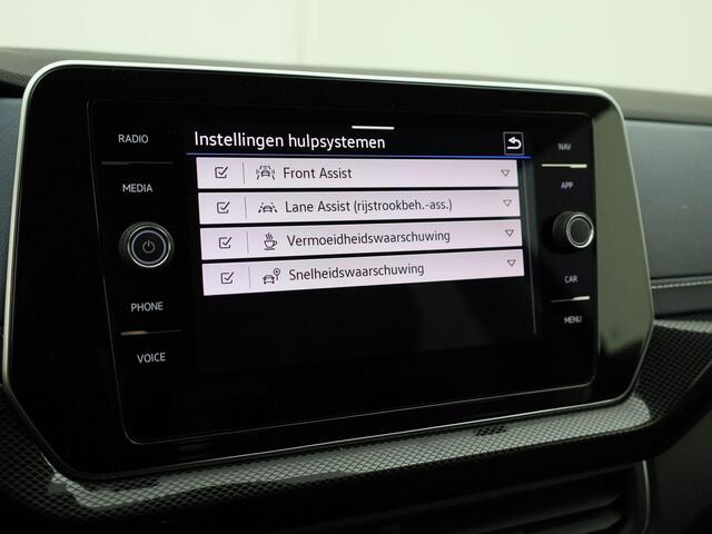 Volkswagen T-Cross 1.0TSI/116PK Style DSG · Navigatie · Parkeersensoren · Stoelverwarming · Garantie tot april 2026