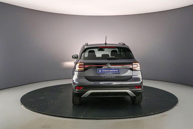 Volkswagen T-Cross Life 1st 1.0 TSI 110pk DSG Automaat Achteruitrijcamera, Navigatie, Stoelverwarming, Parkeersensoren, App connect, DAB, Radio, LED dagrijverlichting
