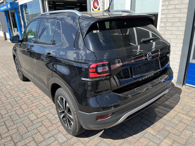 Volkswagen T-Cross 1.0 TSI Life United / AUTOMAAT/ ADAPT. CRUISE/ PARK. SENSOREN + CAMERA/ APP-CONNECT/ NAVI/ FULL-LED/ 16" LMV/ CLIMA/ DAB/ BLUETOOTH