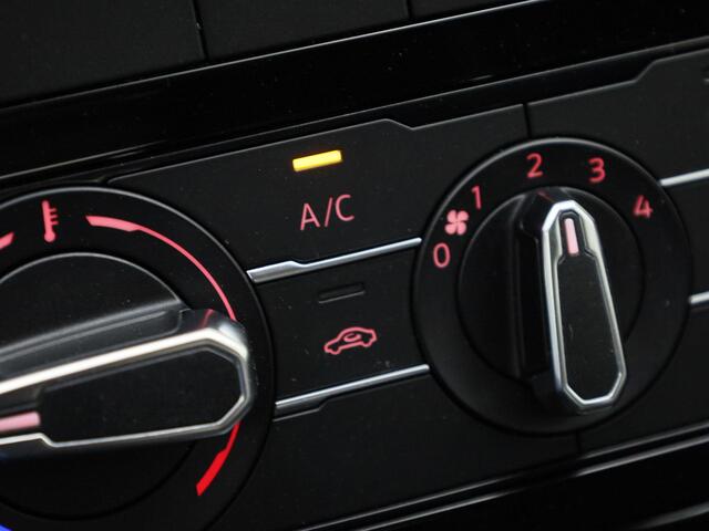 Volkswagen T-Cross 1.0TSI/95PK Life Executive · Navigatie · Airco · App connect