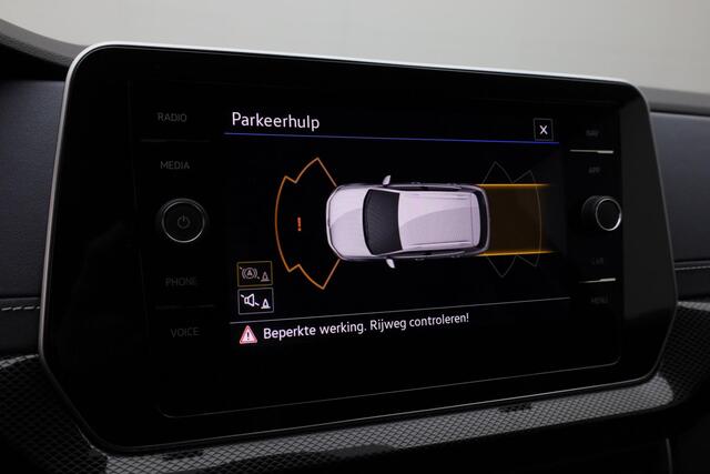 Volkswagen T-Cross Style 1.0 TSI 85 kW / 116 pk DSG | IQ Light | Navi | Stoelverwarming | Parkeersensoren voor/achter | Apple Carplay / Android Auto