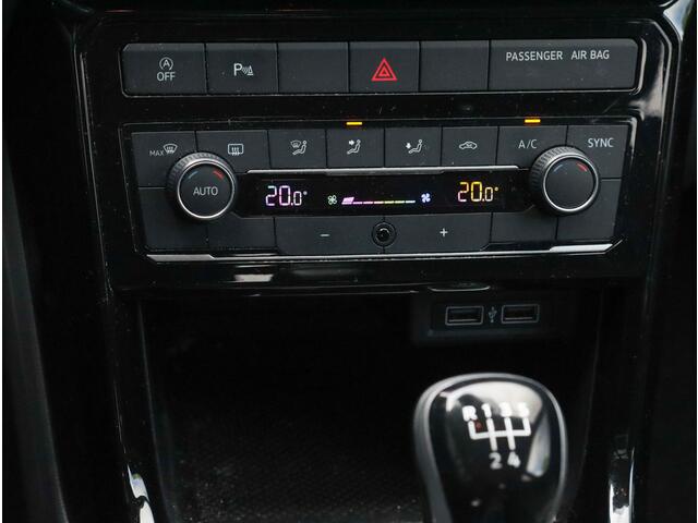 Volkswagen T-Cross 1.0 TSI Life | Design Pack | Navigatie | Climate Control | Camera