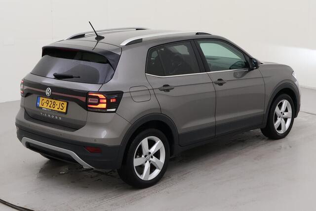 Volkswagen T-Cross 1.0 TSI Style / Digitaal dashboard / Navigatie / Camera / Climate controle / Parkeersensoren V+A /