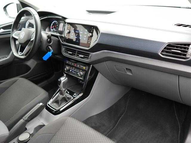 Volkswagen T-Cross 1.5 TSI Style 150pk DSG | Adaptive Cruise | Beats Audio | Stoelverwarming | Apple Carplay | Sfeerverlichting | Parkassist | Navi Full Map | DAB |