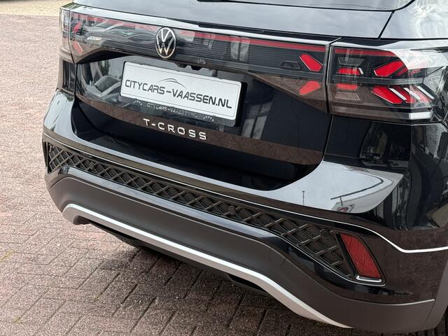 Volkswagen T-Cross 1.5 TSI R-Line automaat 150 pk full options navigatie camera climate ctr cruise ctr dagrijverlichting matrix led keyless entry lmv 18 inch