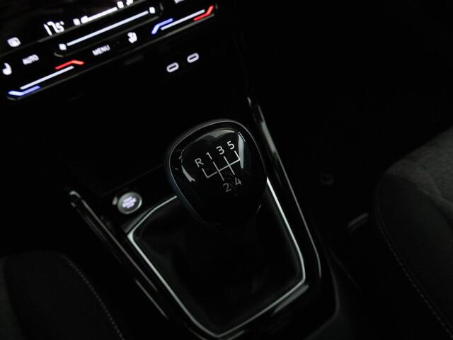 Volkswagen T-Cross Life Edition 1.0 TSI 95 pk | Achteruitrijcamera | Stoelverwarming | Navigatie |