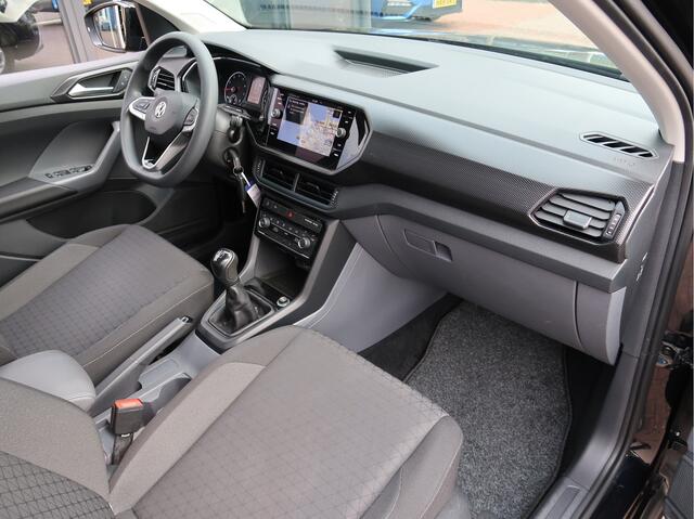 Volkswagen T-Cross 1.0 TSI Life | Navigatie | Parkeersensoren | Trekhaak |