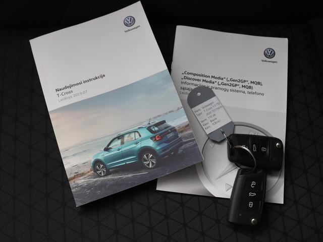 Volkswagen T-Cross 1.0 TSI Style Automaat LED | Camera | Stoelverwarming | Climate control