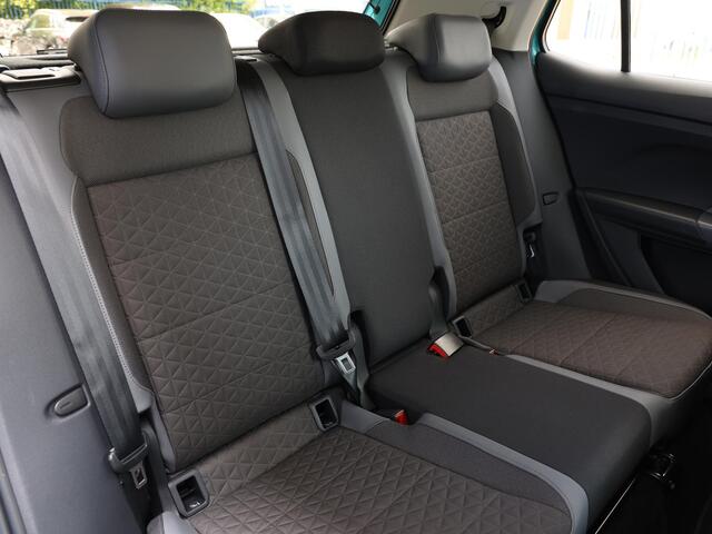 Volkswagen T-Cross 1.0 TSI Style R-Line 110 pk DSG | Navigatie | Climate control | LED | Keyless | Adaptive Cruise | 17 Inch Sebring | Trekhaak afneembaar | 1e Eigenaar