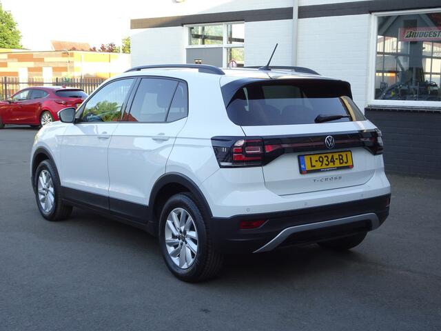 Volkswagen T-Cross 1.0 TSI Life Airco, cruise controle, navigatie, bleutooth, parkeersensoren voor en achter, licht metalen velgen, enz