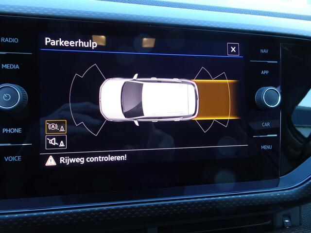 Volkswagen T-Cross 1.0 TSI Life Airco, cruise controle, navigatie, bleutooth, parkeersensoren voor en achter, licht metalen velgen, enz
