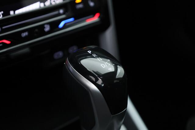 Volkswagen T-Cross 1.0 TSI DSG | Navi | Adapt. Cruise | Stoelverw. | CarPlay | PDC V+A | 4 Season