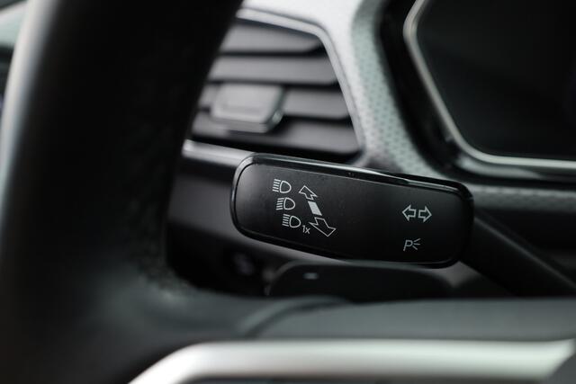 Volkswagen T-Cross 1.0 TSI DSG | Navi | Adapt. Cruise | Stoelverw. | CarPlay | PDC V+A | 4 Season